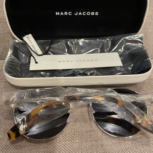 NWB Marc Jacobs Grunge Round Sunglasses - Picture 2 of 3